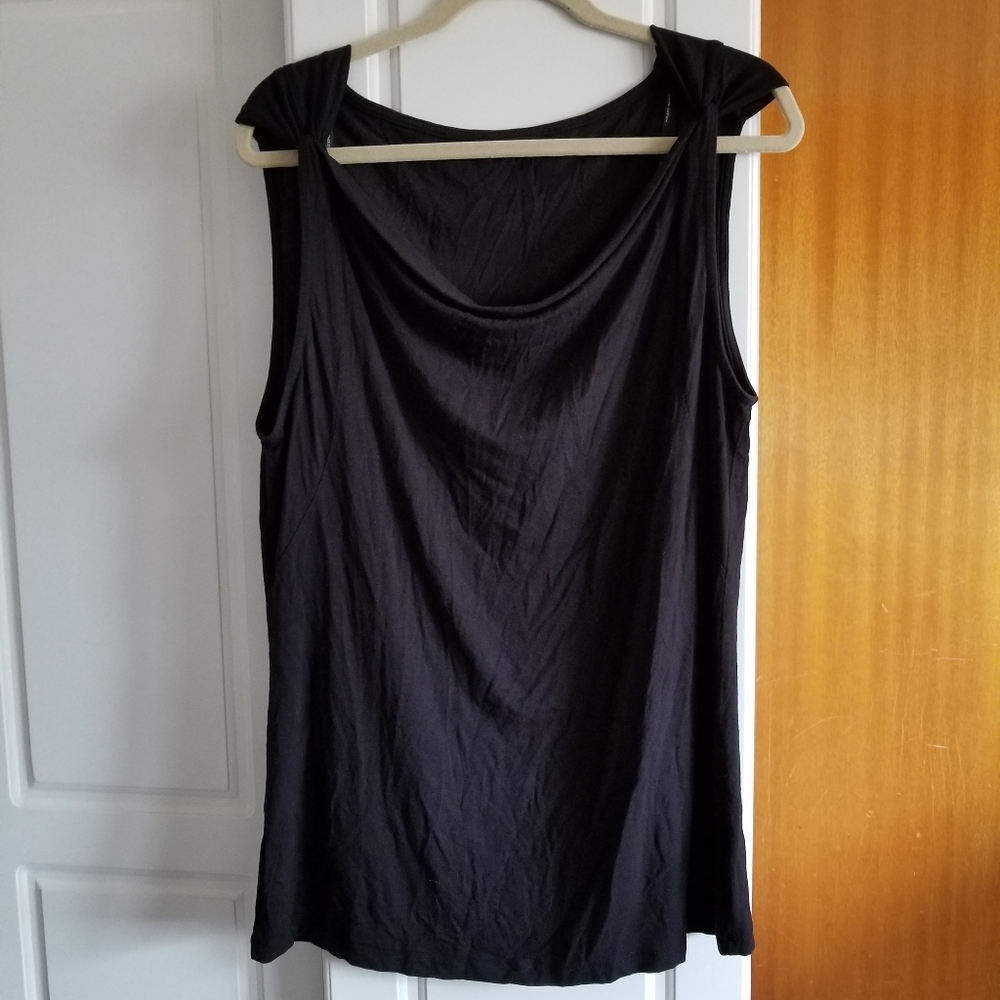 🍁🌺Studio Hilary Radley sleeveless longer top